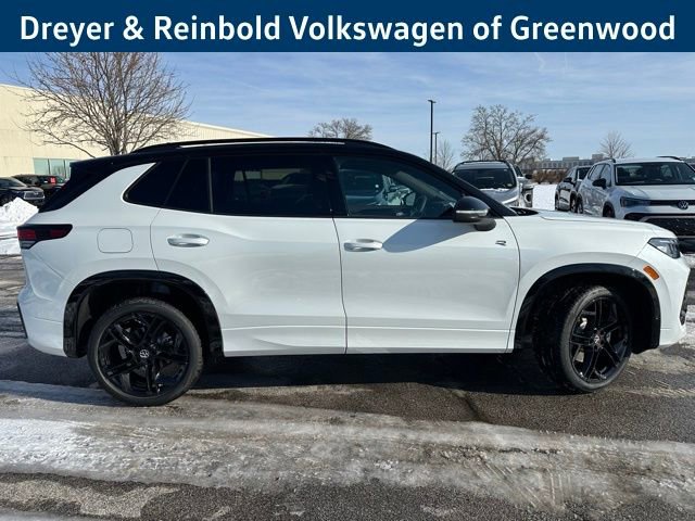 New 2026 Volkswagen Tiguan SE R-Line image 8