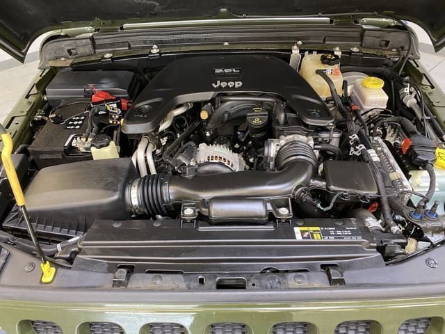 Used 2020 Jeep Wrangler Sport image 10