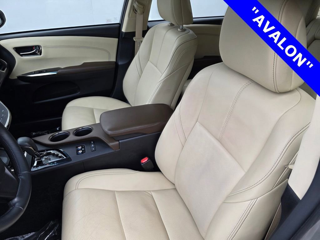 Used 2017 Toyota Avalon Limited image 11