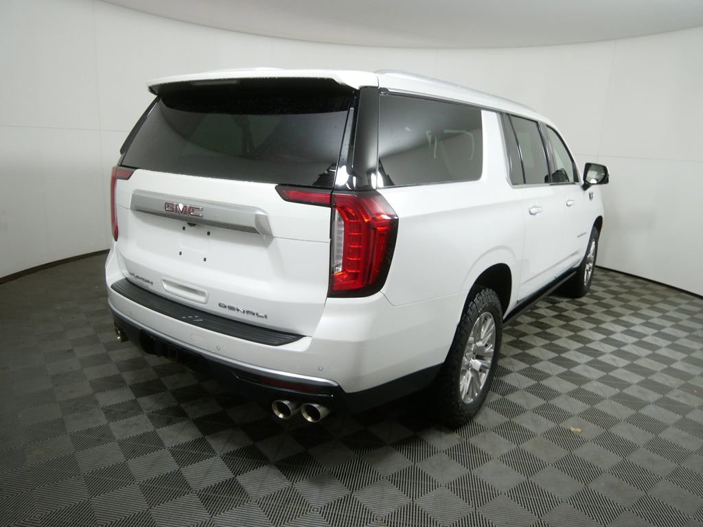 Used 2023 GMC Yukon XL Denali image 3
