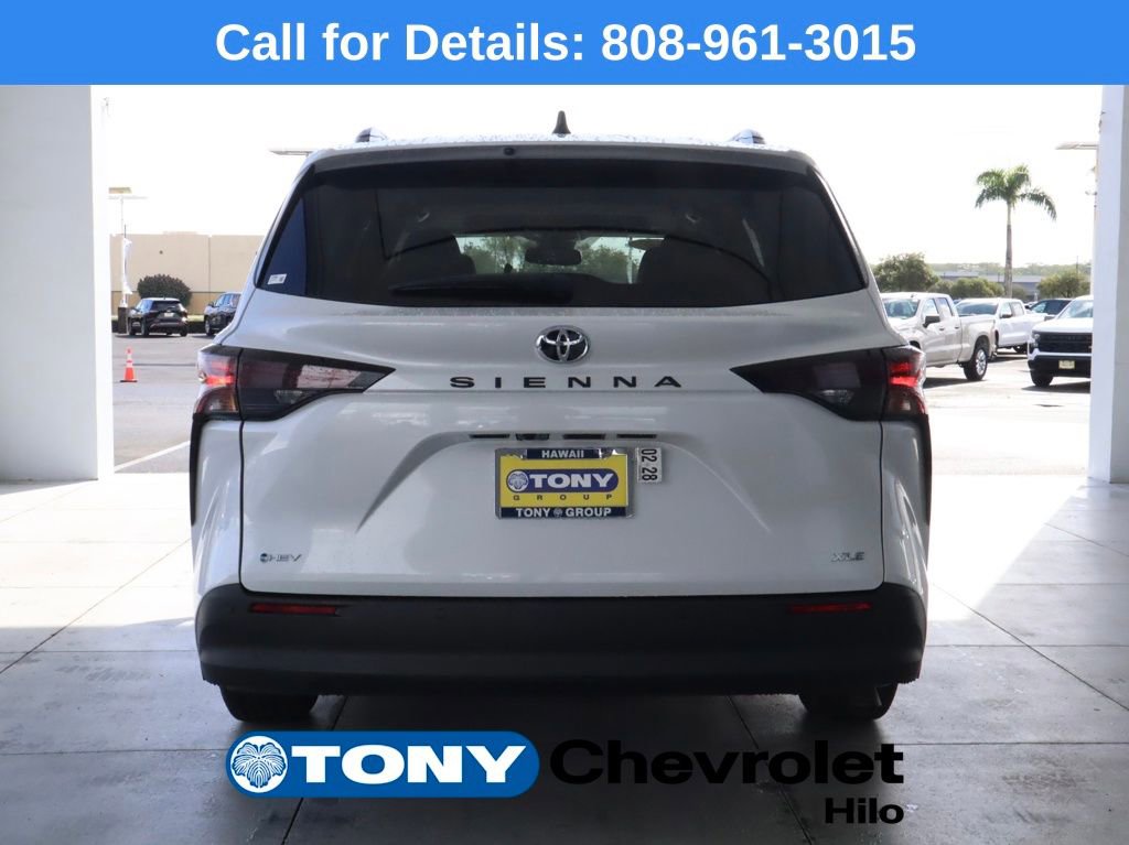 Used 2026 Toyota Sienna XLE image 4