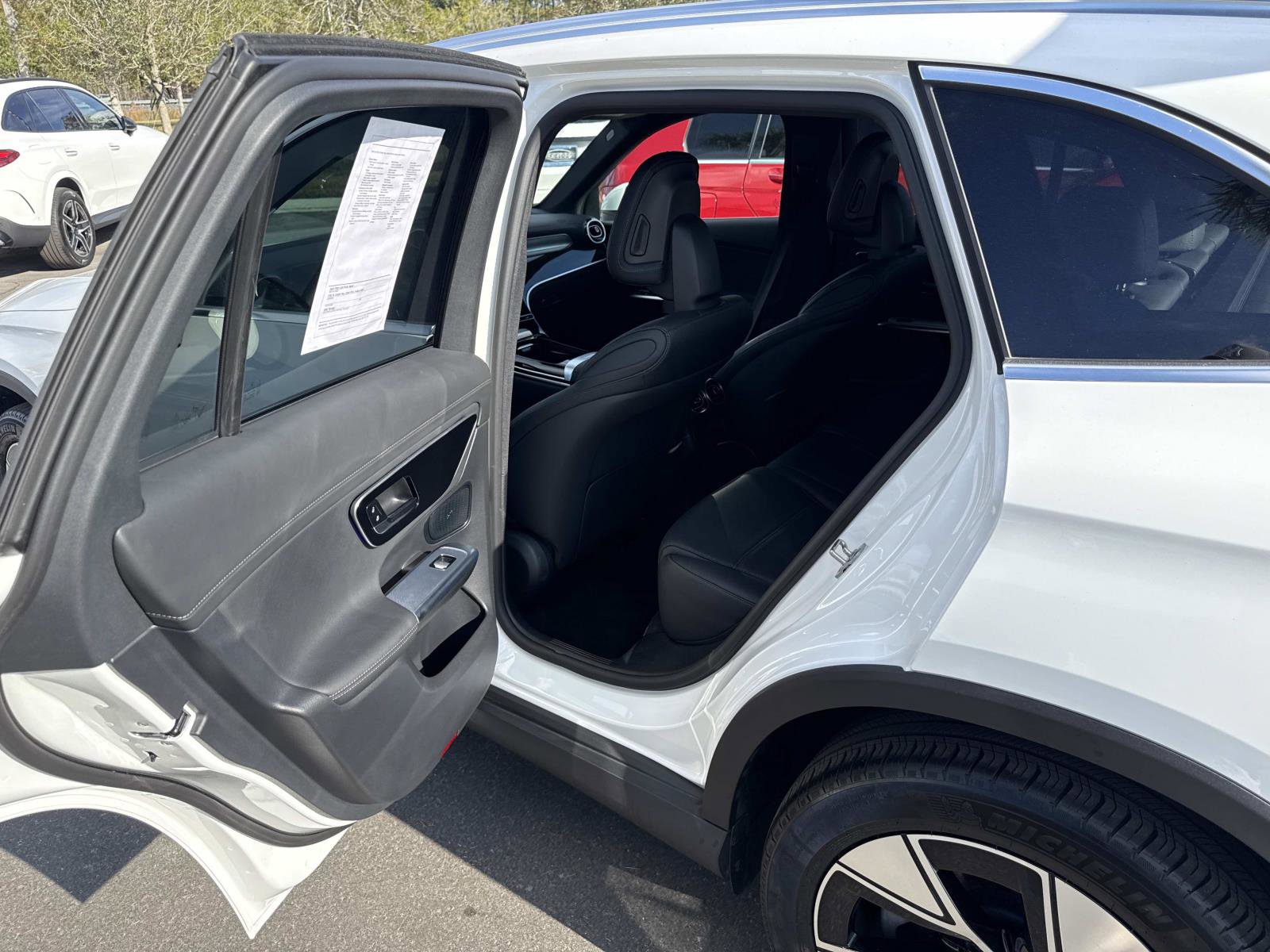 Used 2024 Mercedes-Benz GLC 300 4MATIC image 14