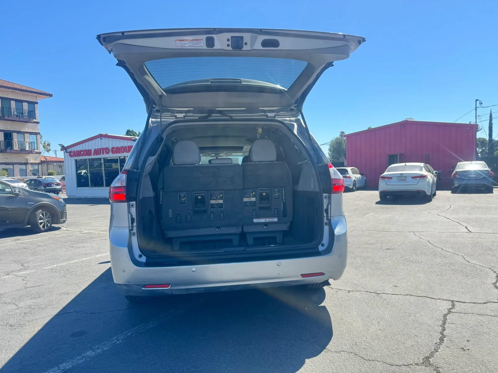 Used 2016 Toyota Sienna XLE w/ XLE Navigation Package FWD image 7