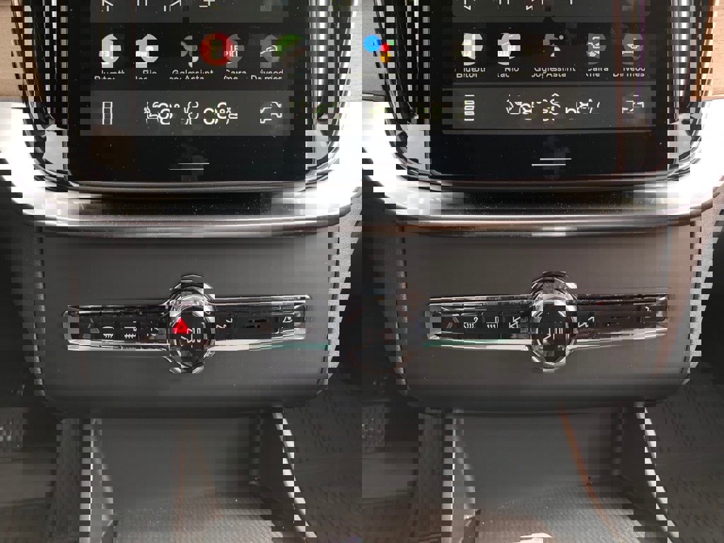 New 2026 Volvo XC90 T8 Plus w/ Protection Package Premier image 30