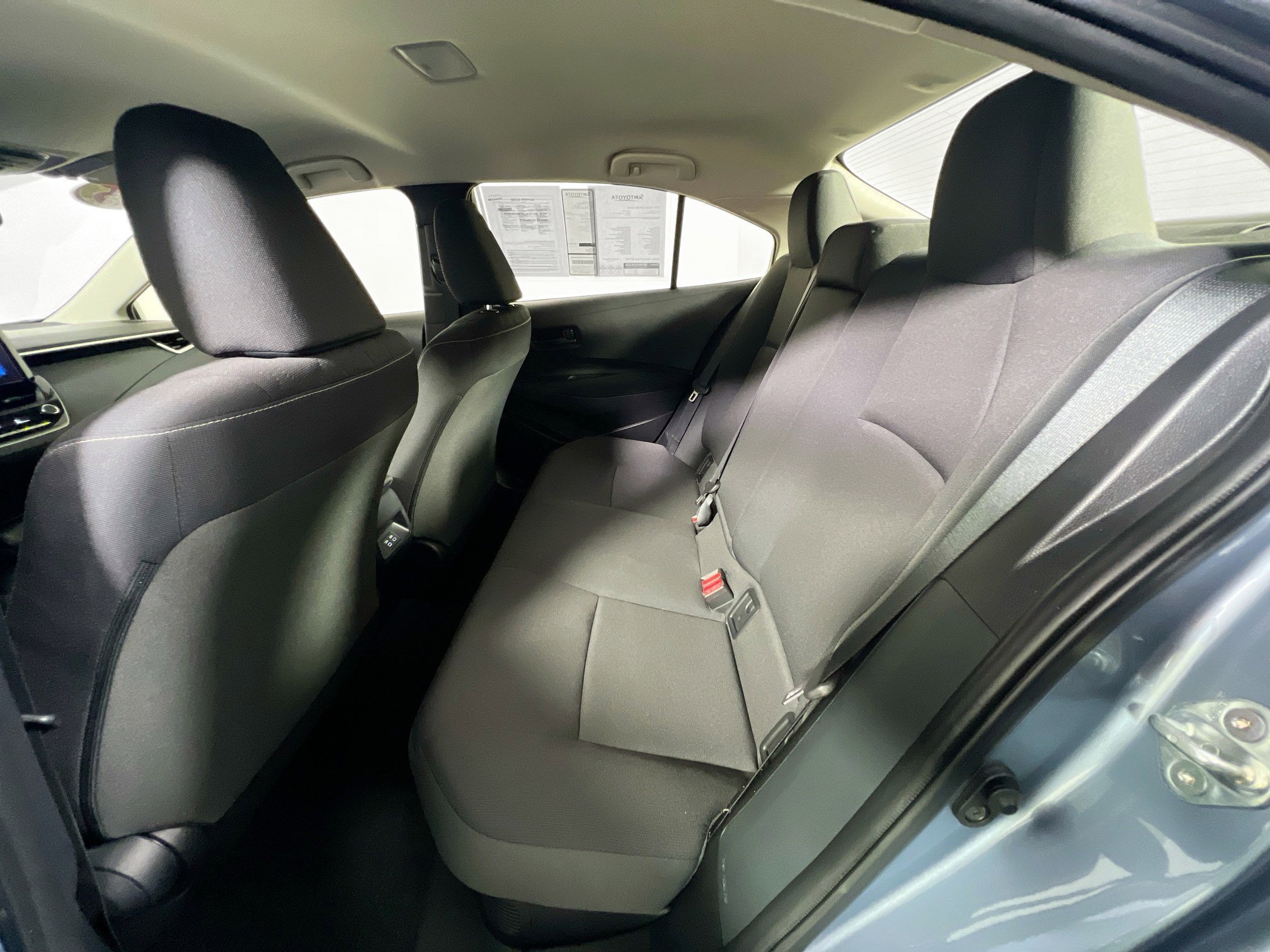 Used 2025 Toyota Corolla LE FWD image 28