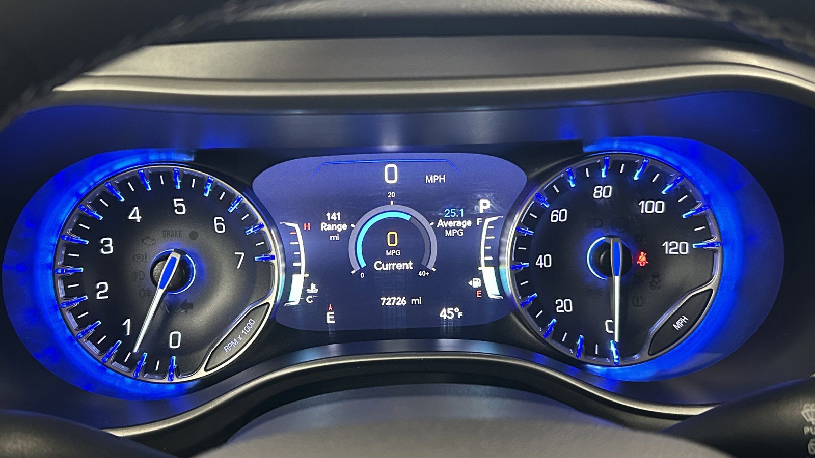 Used 2023 Chrysler Pacifica Touring-L image 27