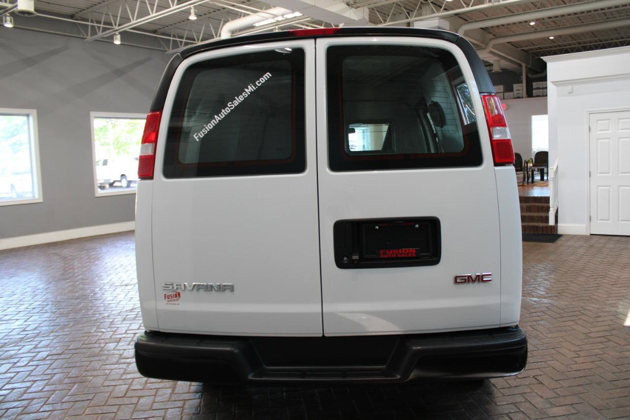 Used 2019 GMC Savana 3500 w/ Driver Convenience Package RWD image 6