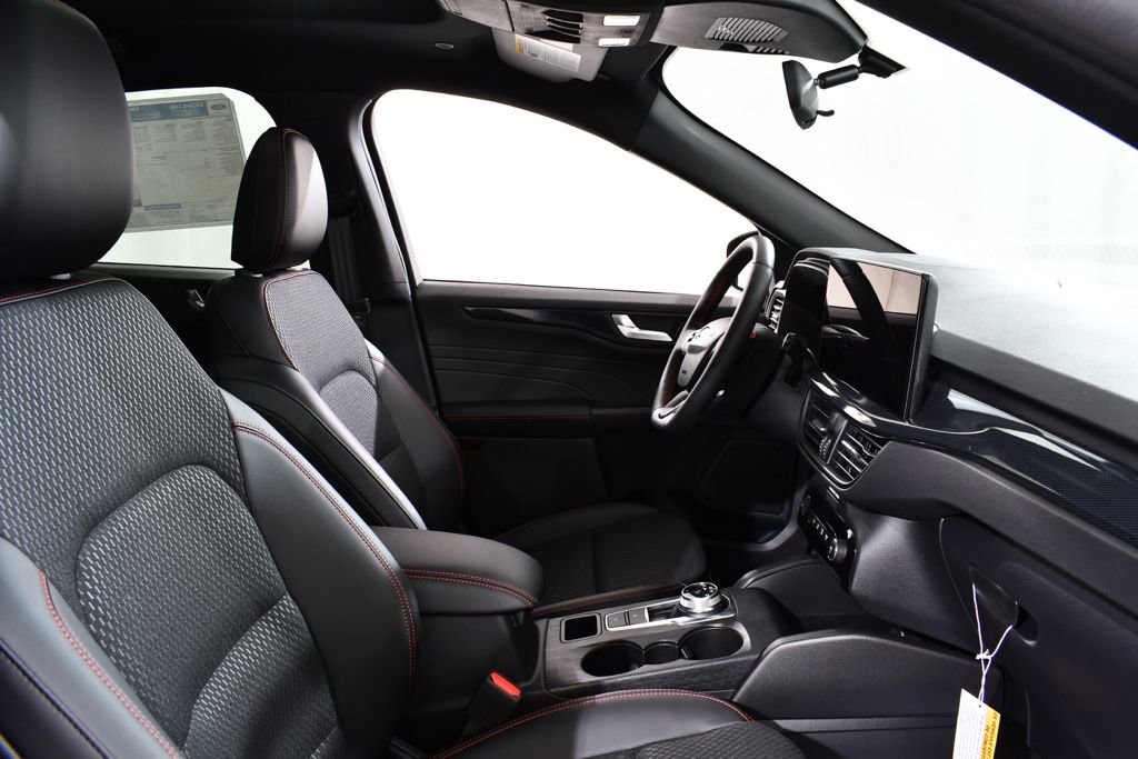 New 2025 Ford Escape ST-Line Select w/ Tech Pack #1 AWD/4WD image 16