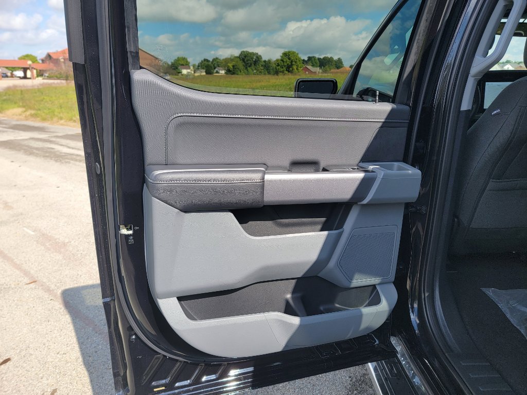 New 2025 Ford F150 XLT image 27