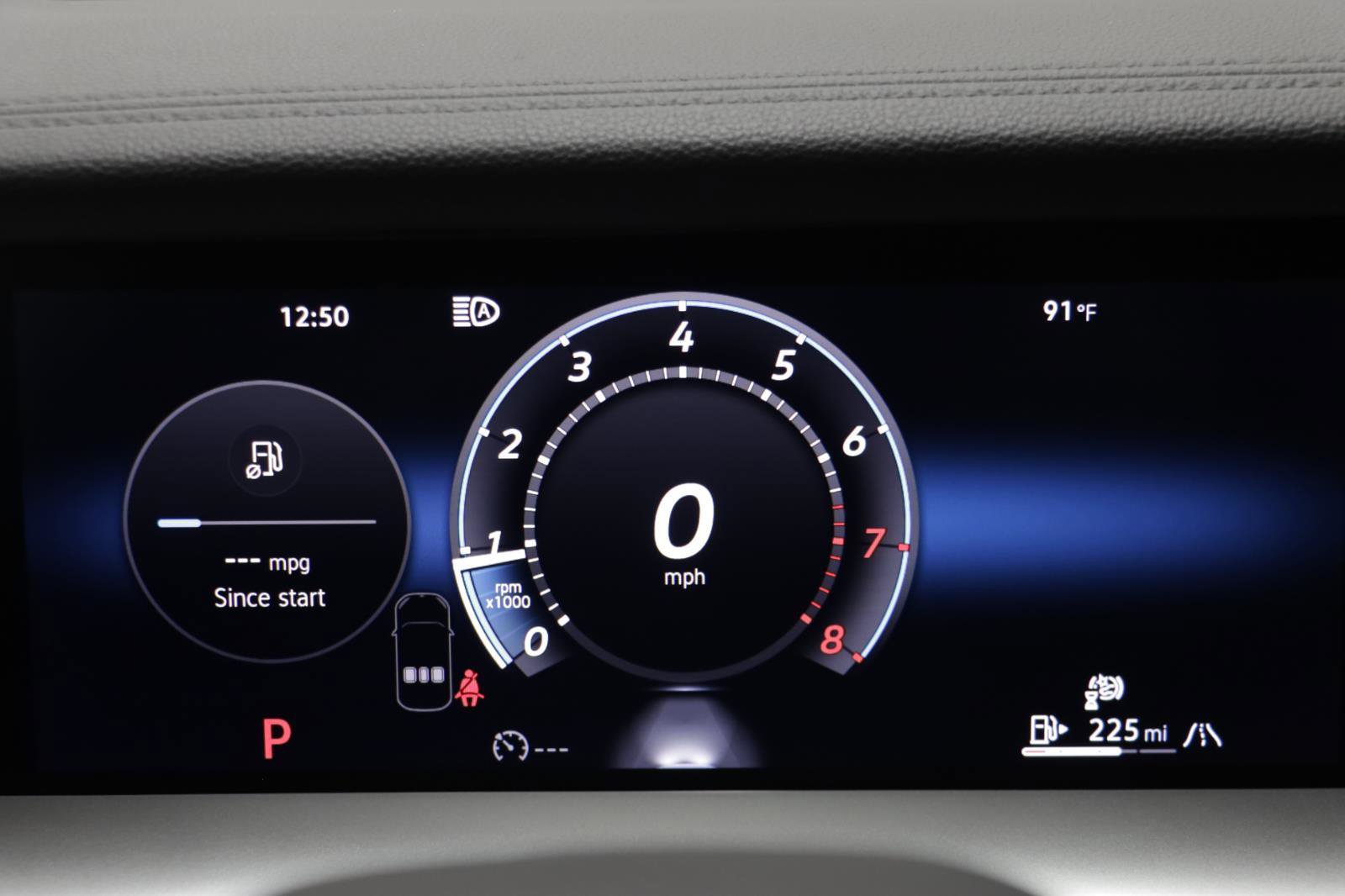 Used 2025 Volkswagen Tiguan SE w/ Panoramic Sunroof Package image 7