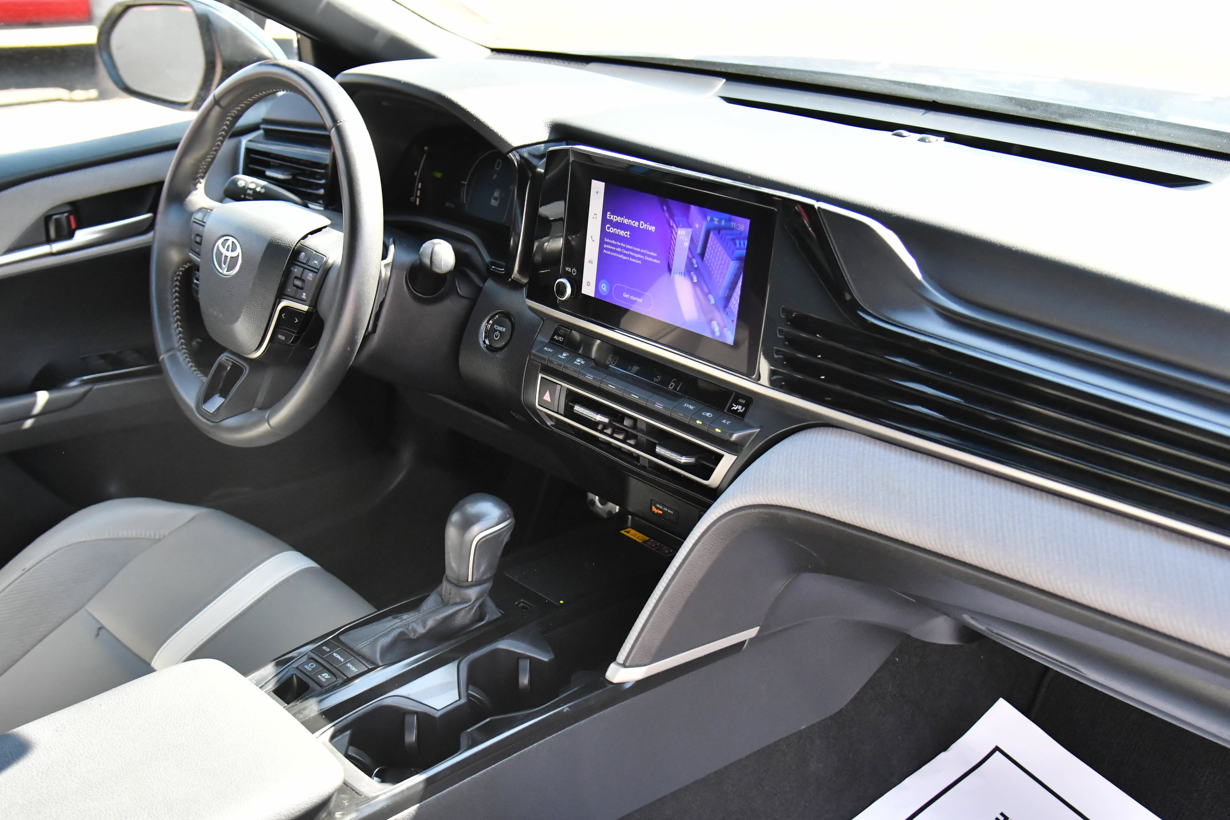 Used 2025 Toyota Camry SE w/ Convenience Package FWD image 45