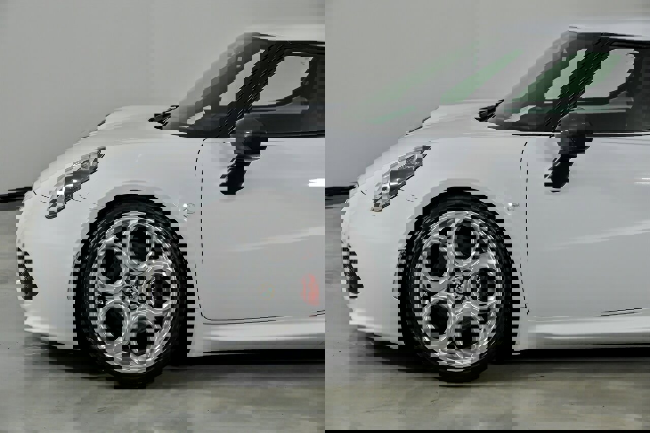 Used 2015 Alfa Romeo 4C Coupe w/ Leather Interior Group image 7