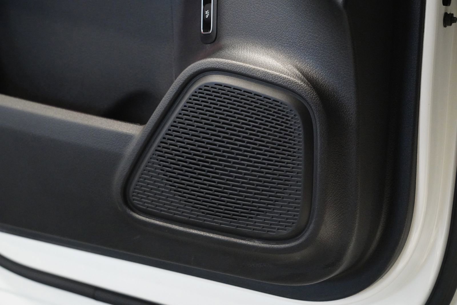 Used 2023 Mercedes-Benz GLB 250 4MATIC image 27