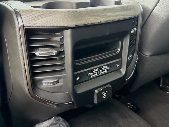 Used 2026 RAM 2500 Limited AWD/4WD image 27