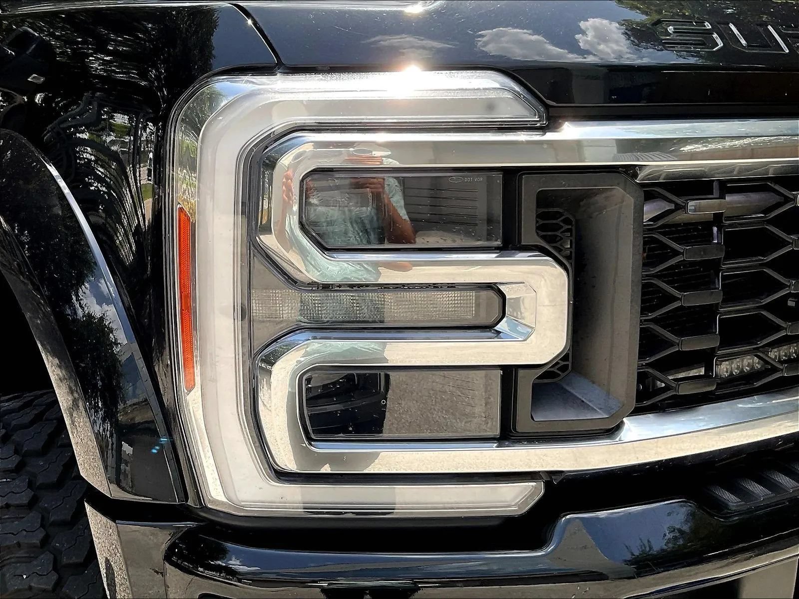 Used 2023 Ford F450 Platinum w/ FX4 Off-Road Package AWD/4WD image 37