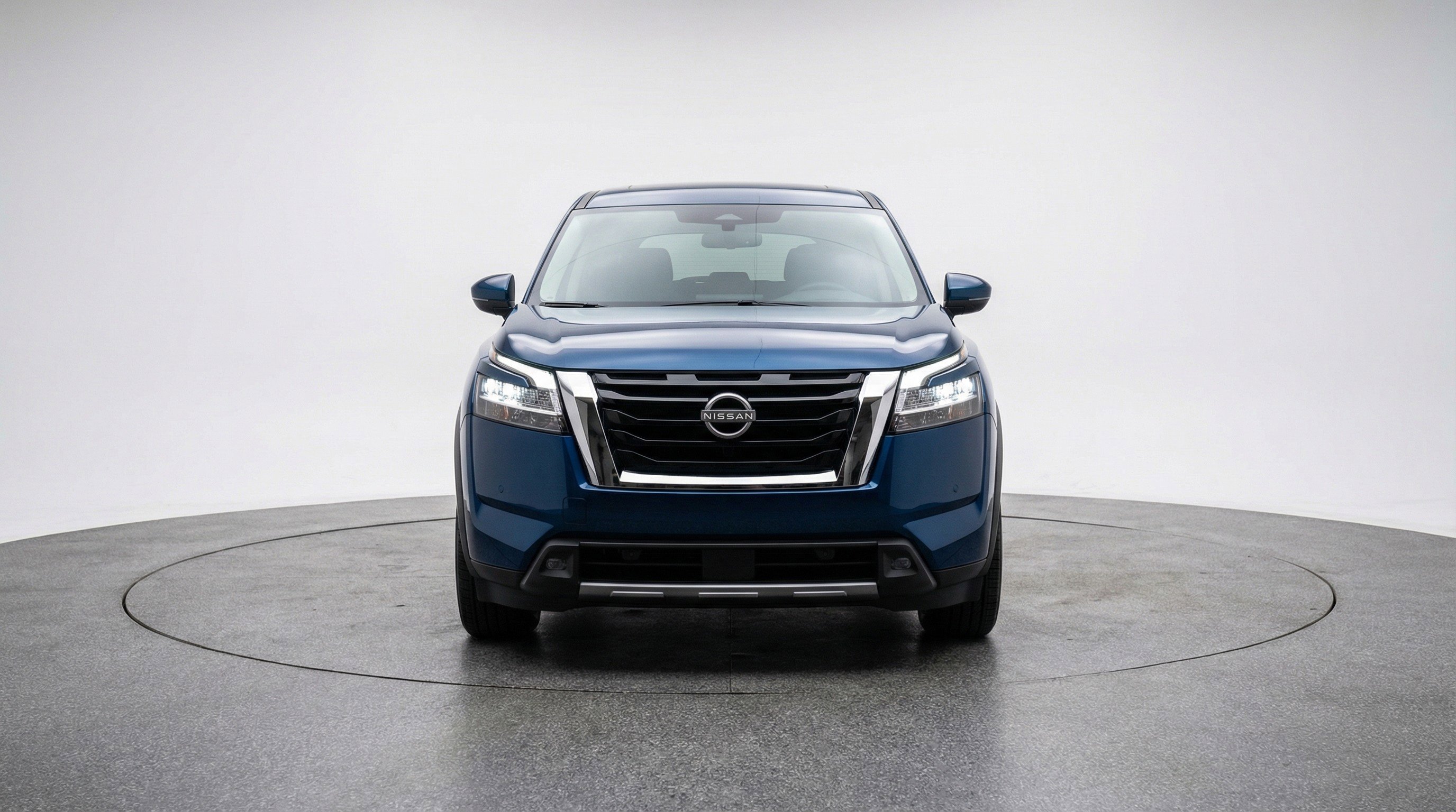 Used 2025 Nissan Pathfinder SV image 2