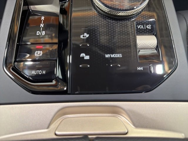 Used 2025 BMW iX xDrive50 w/ Premium Package image 38