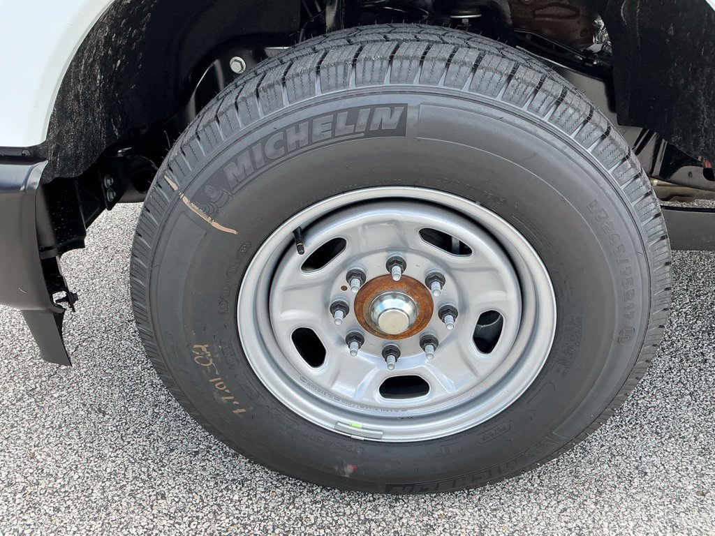 New 2027 Ford F250 XL RWD image 19