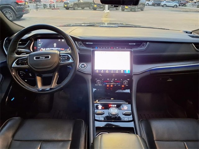 Used 2023 Jeep Grand Cherokee Overland w/ Advanced Protech Group III image 4