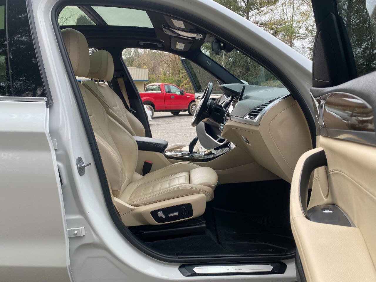 Used 2019 BMW X3 sDrive30i w/ Premium Package image 60