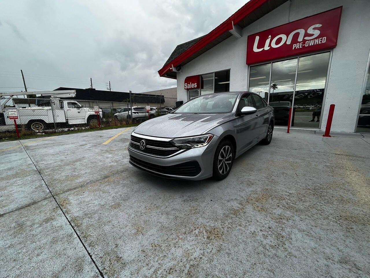 Used 2024 Volkswagen Jetta S image 2