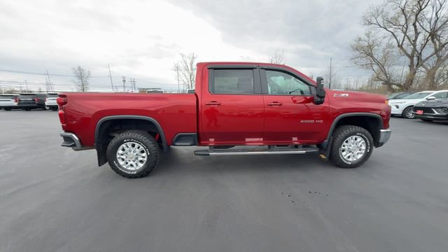 Used 2024 Chevrolet Silverado 2500 LT AWD/4WD image 9