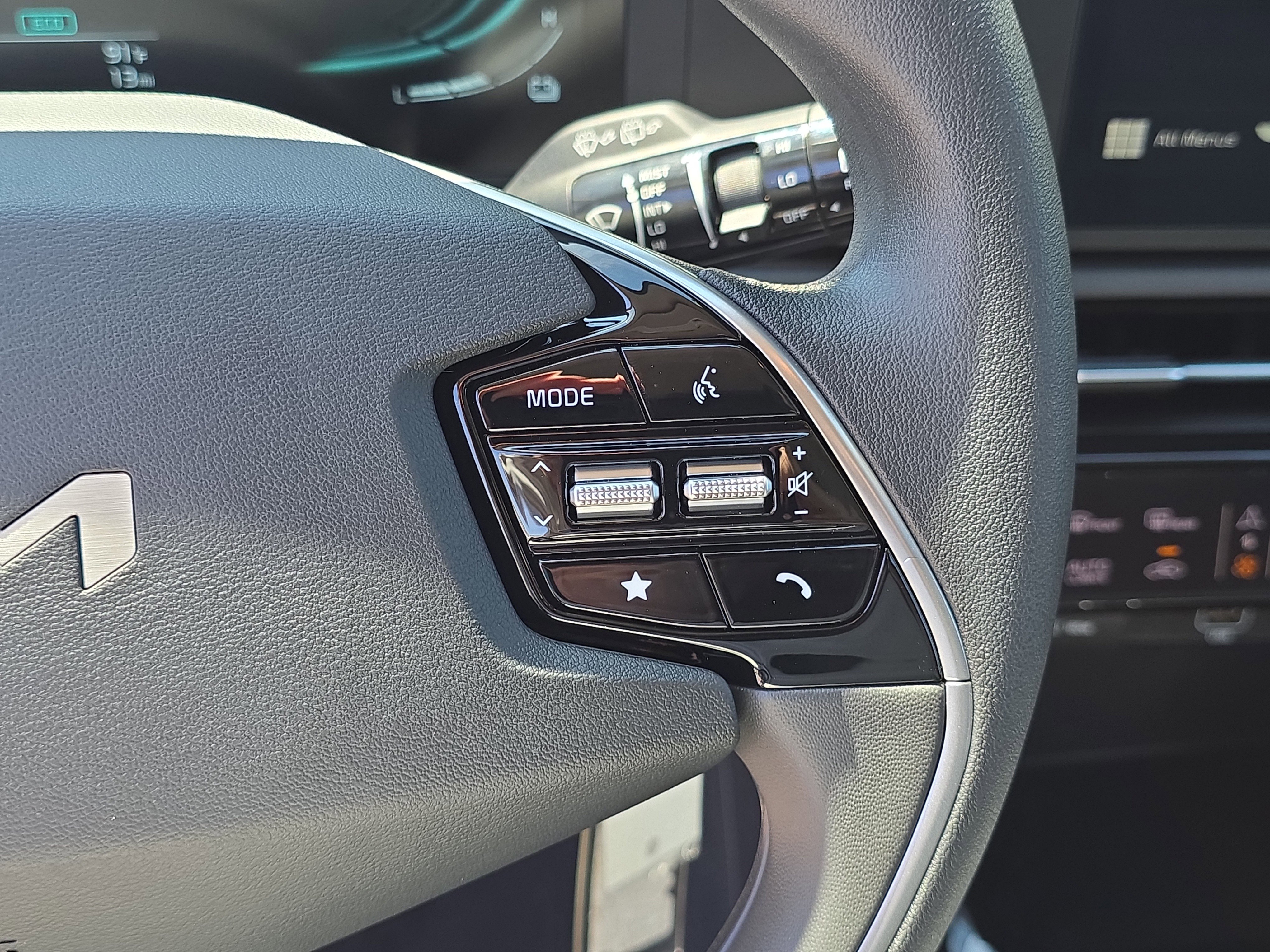 New 2026 Kia Niro LX FWD image 30