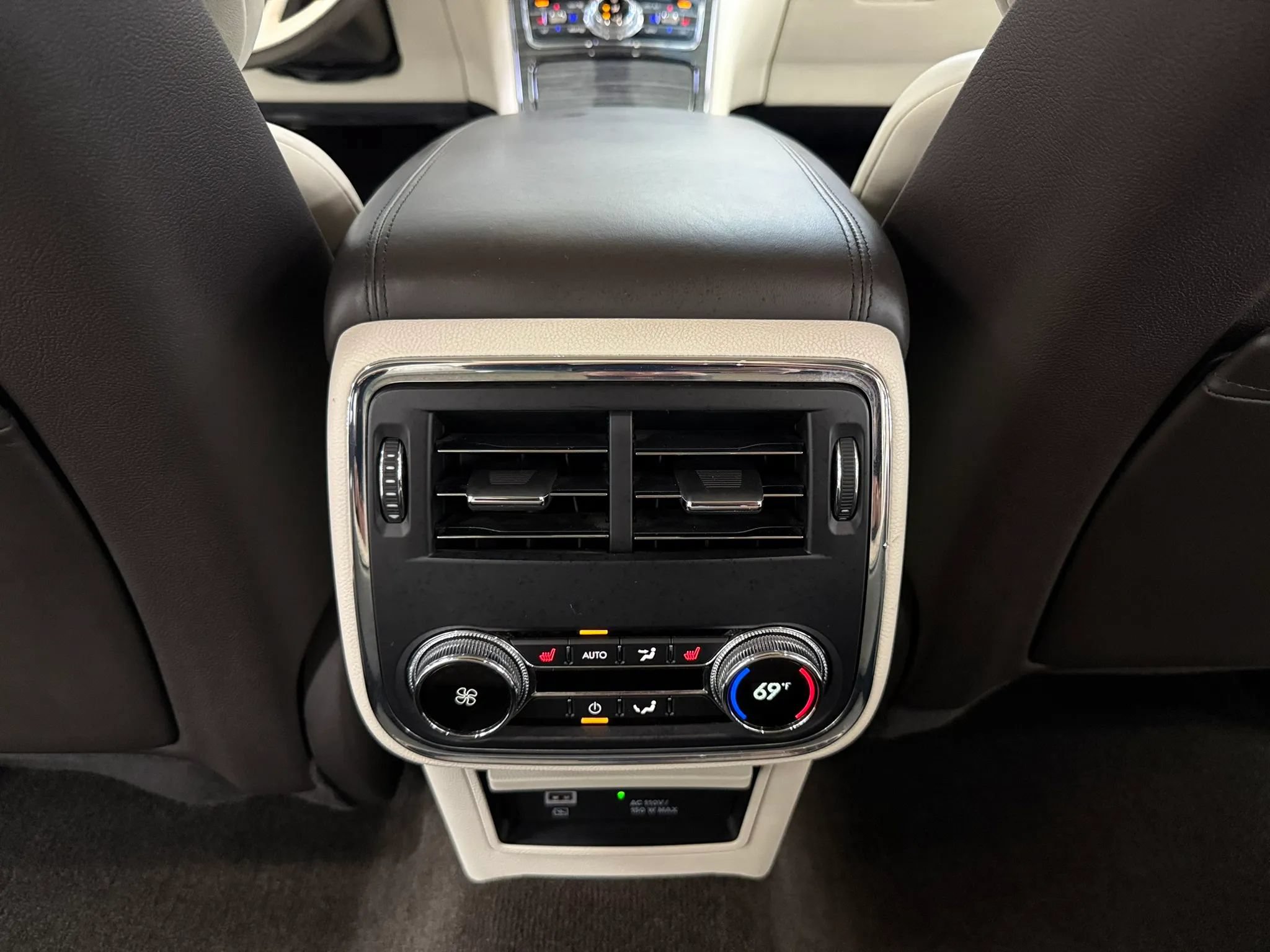 Used 2017 Lincoln Continental Black Label w/ Technology Package FWD image 12