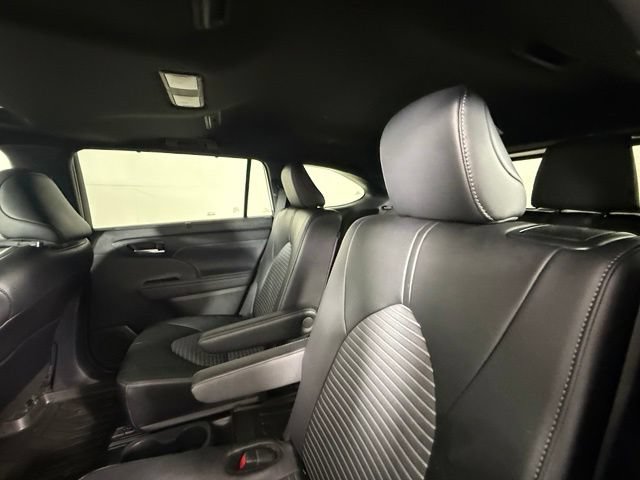 Used 2024 Toyota Highlander XSE FWD image 26