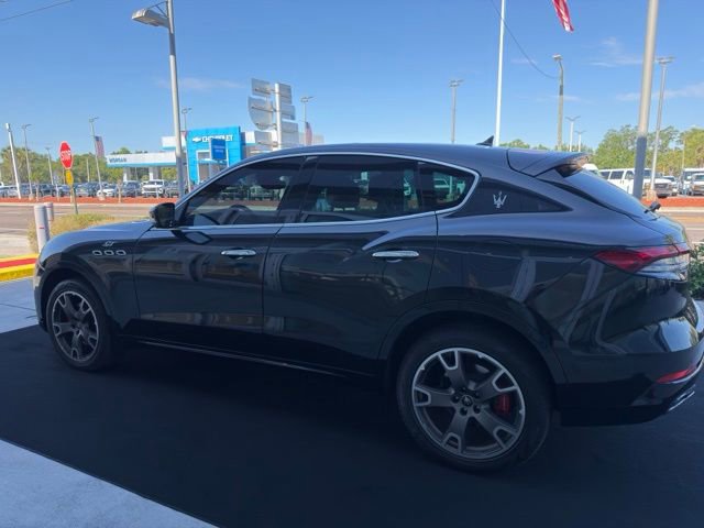 Used 2023 Maserati Levante GT AWD/4WD image 3