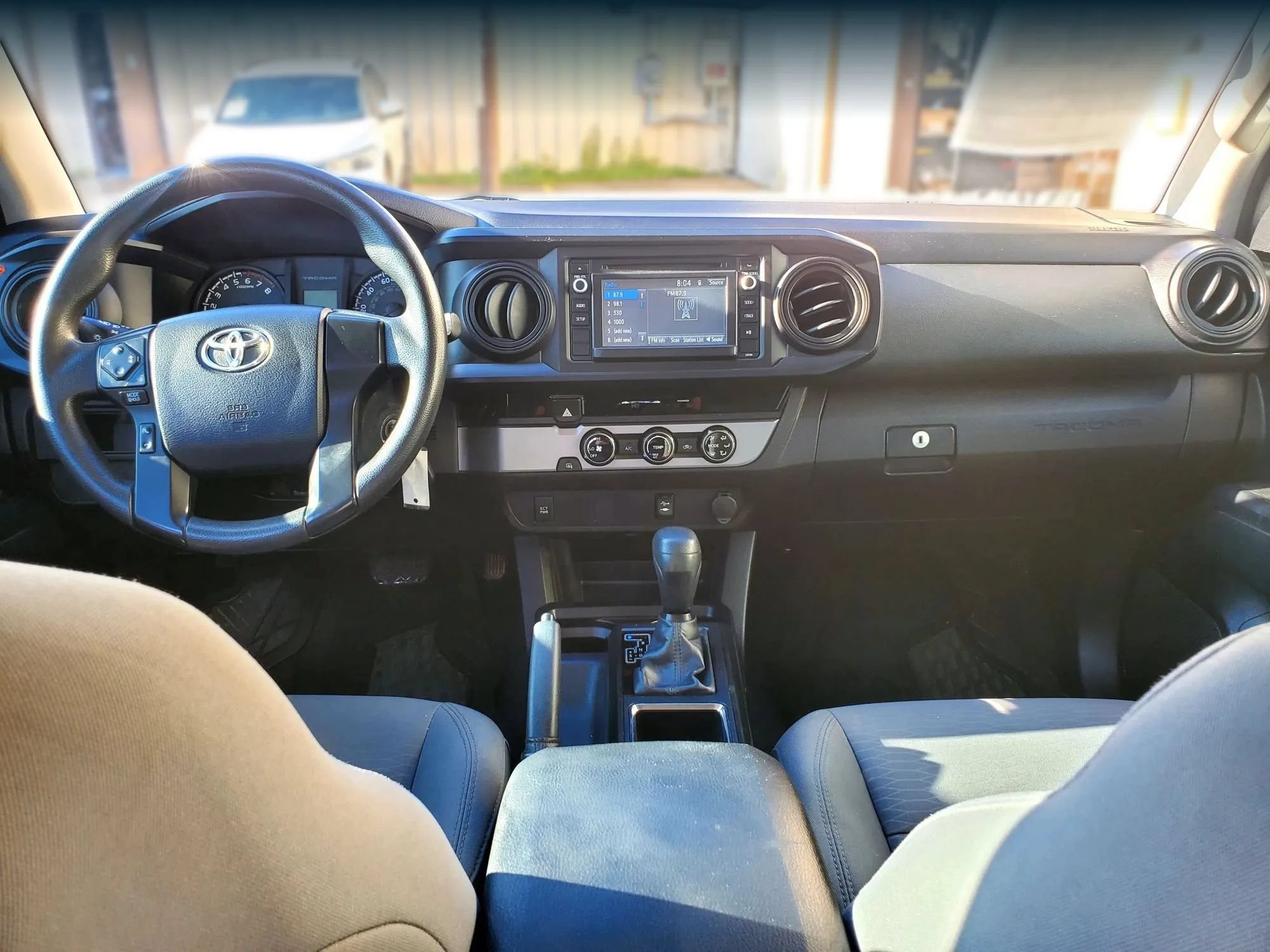 Used 2016 Toyota Tacoma SR RWD image 17