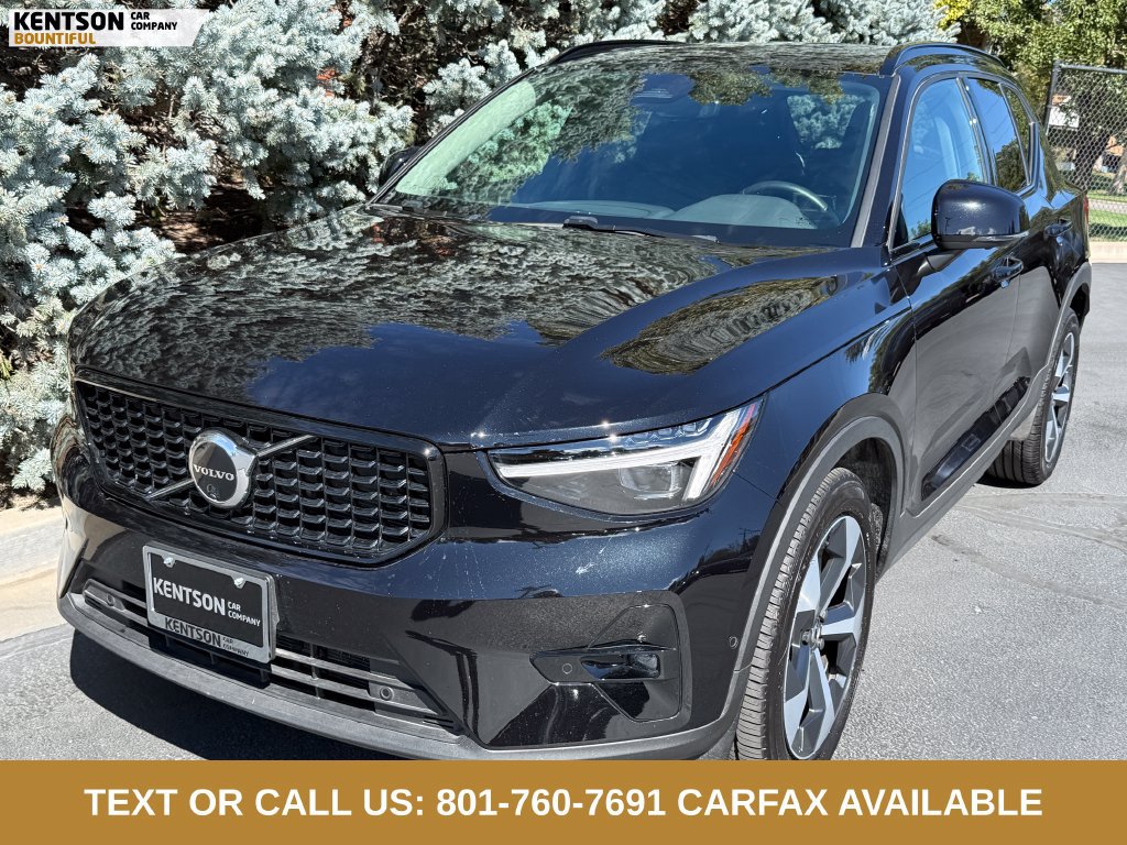 Used 2026 Volvo XC40 B5 Plus AWD/4WD image 3