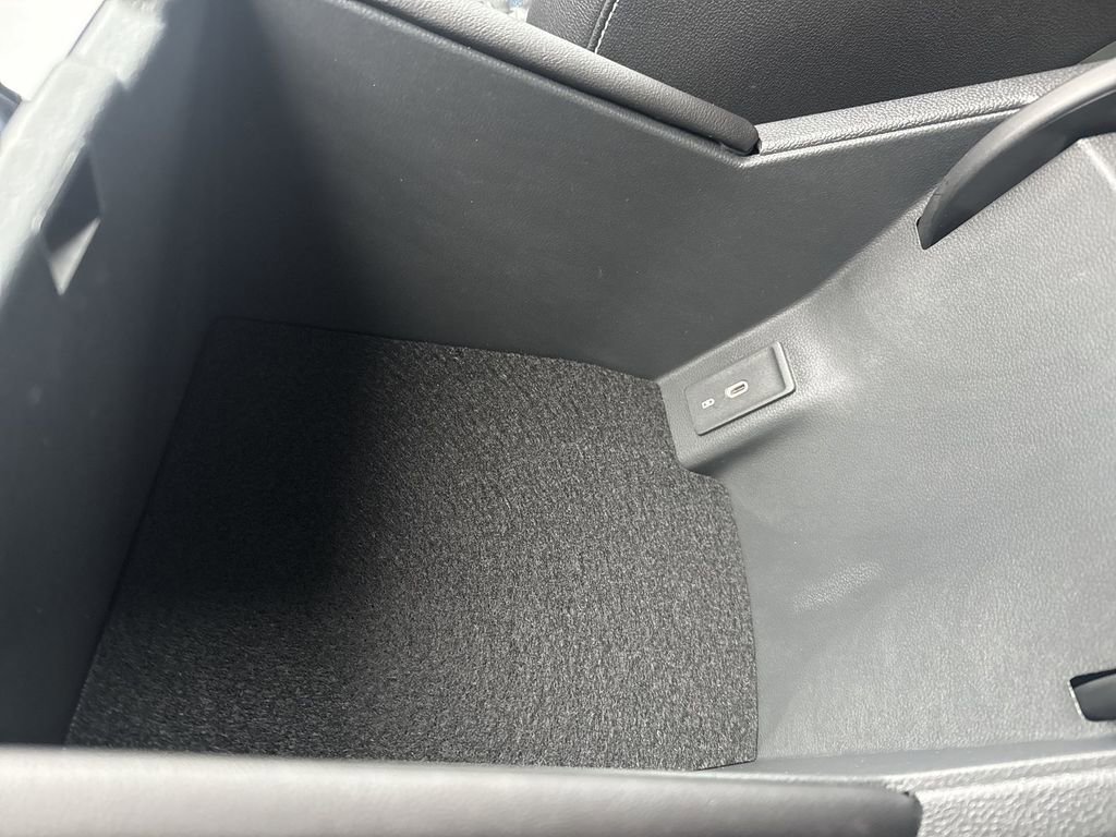 New 2026 Volkswagen Atlas Cross Sport SEL Premium R-Line image 39