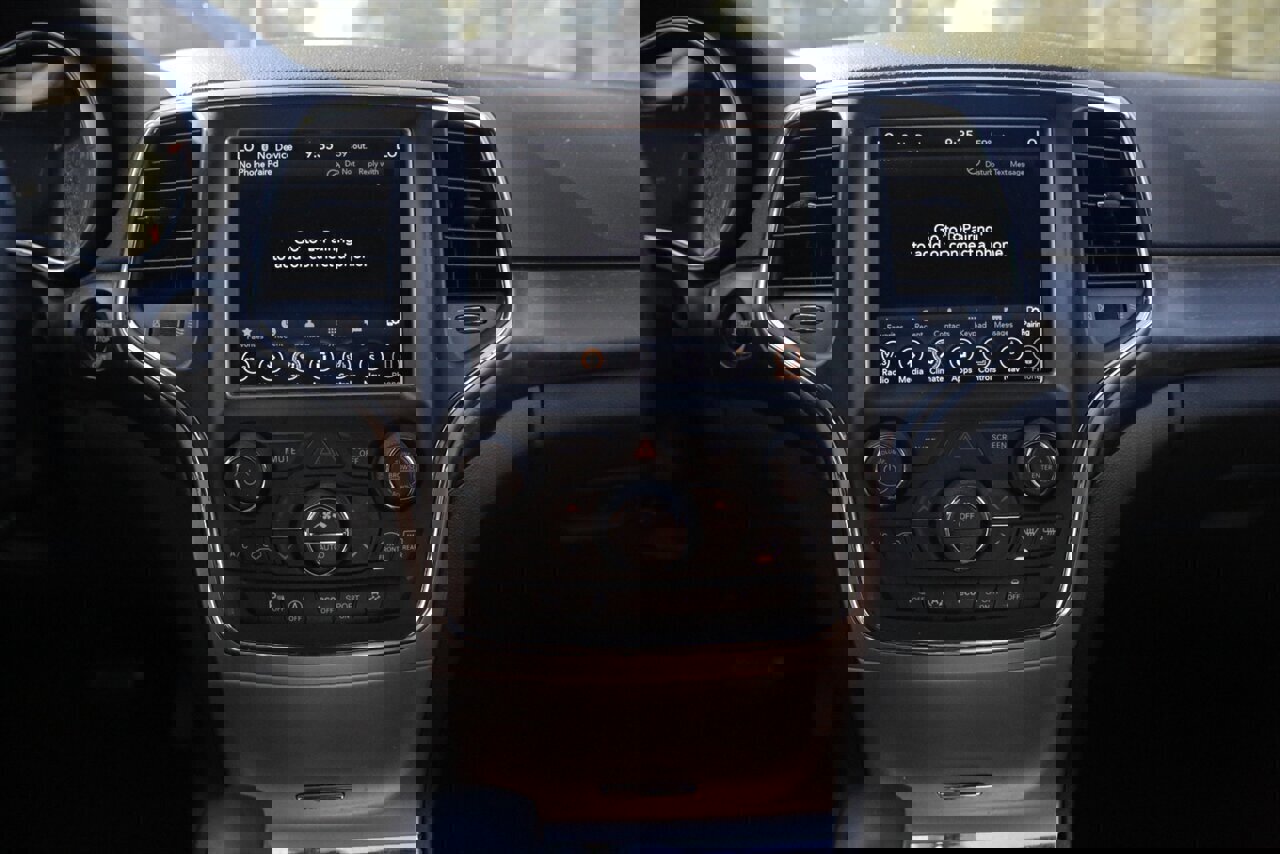 Used 2018 Jeep Grand Cherokee Altitude image 32