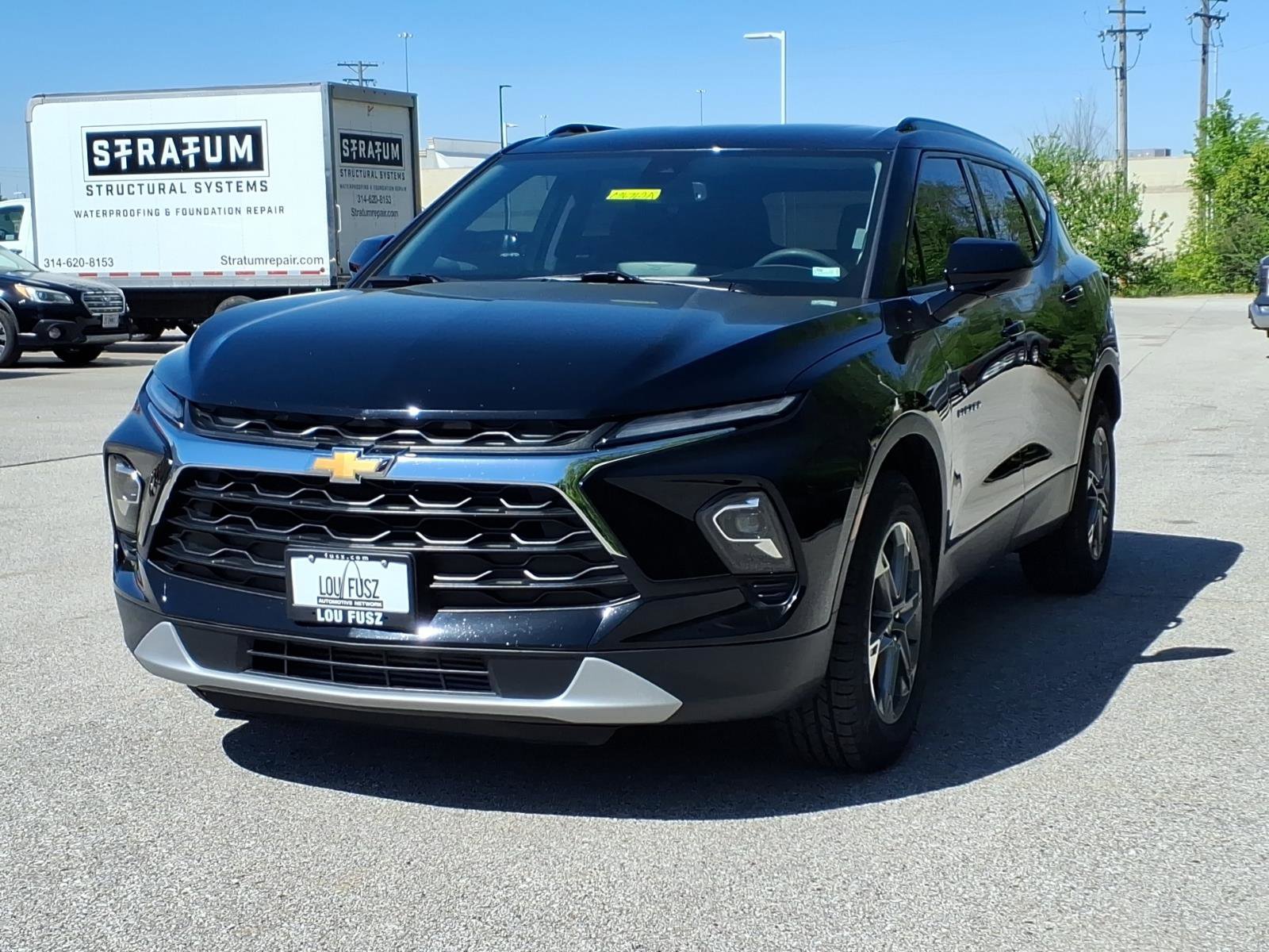 Used 2023 Chevrolet Blazer LT w/ Convenience Package AWD/4WD image 2
