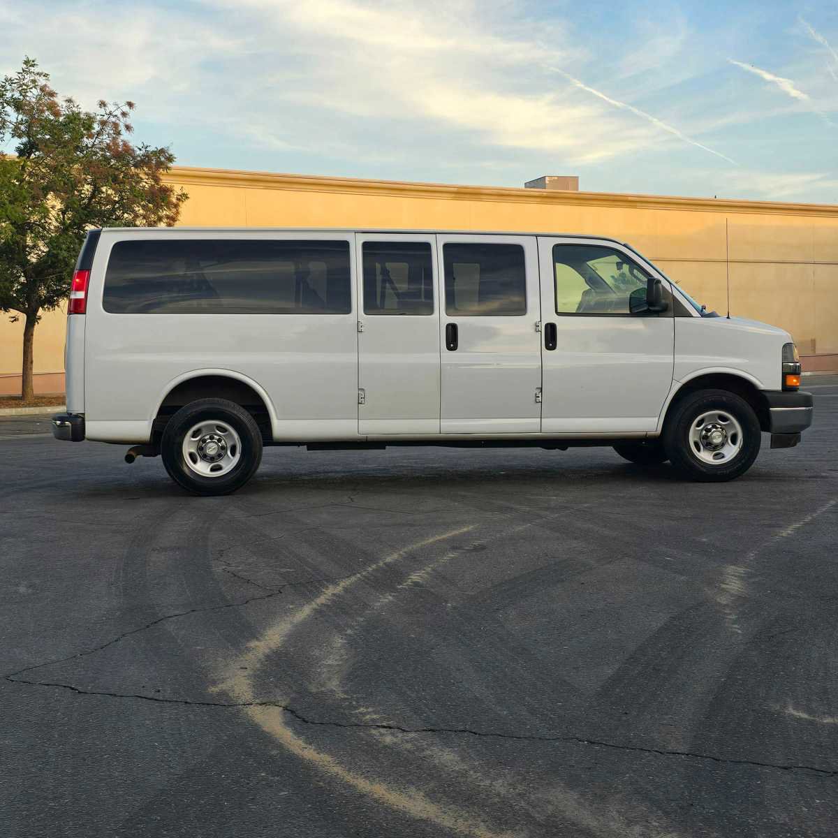 Used 2020 Chevrolet Express 3500 LT w/ LT Preferred Equipment Group image 7