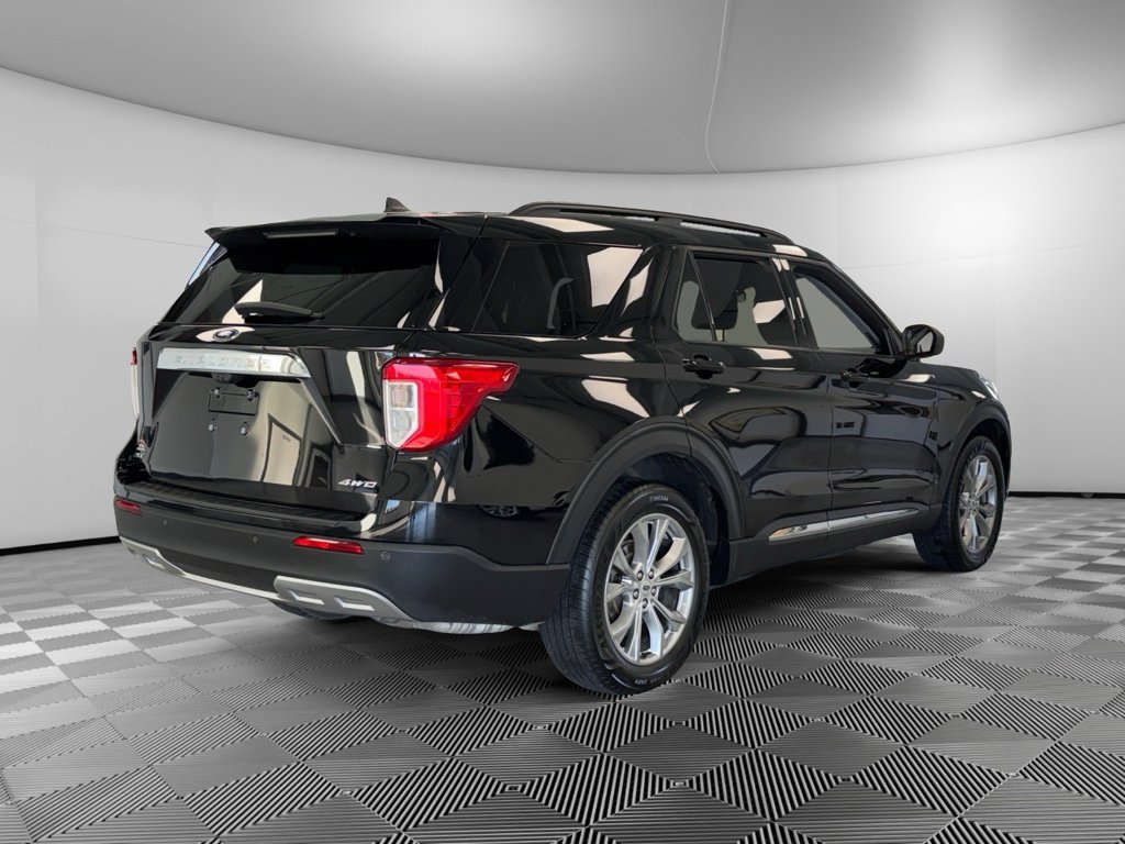 Used 2021 Ford Explorer XLT w/ Equipment Group 202A image 8