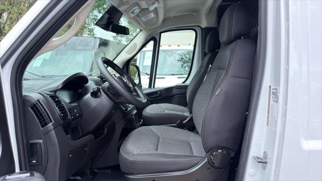 Used 2025 RAM ProMaster 2500 w/ U-Haul Equipment Group FWD image 13