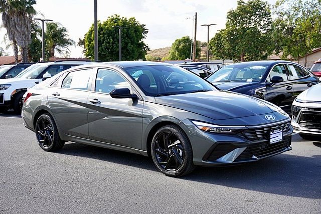 Certified 2026 Hyundai Elantra Sport image 6