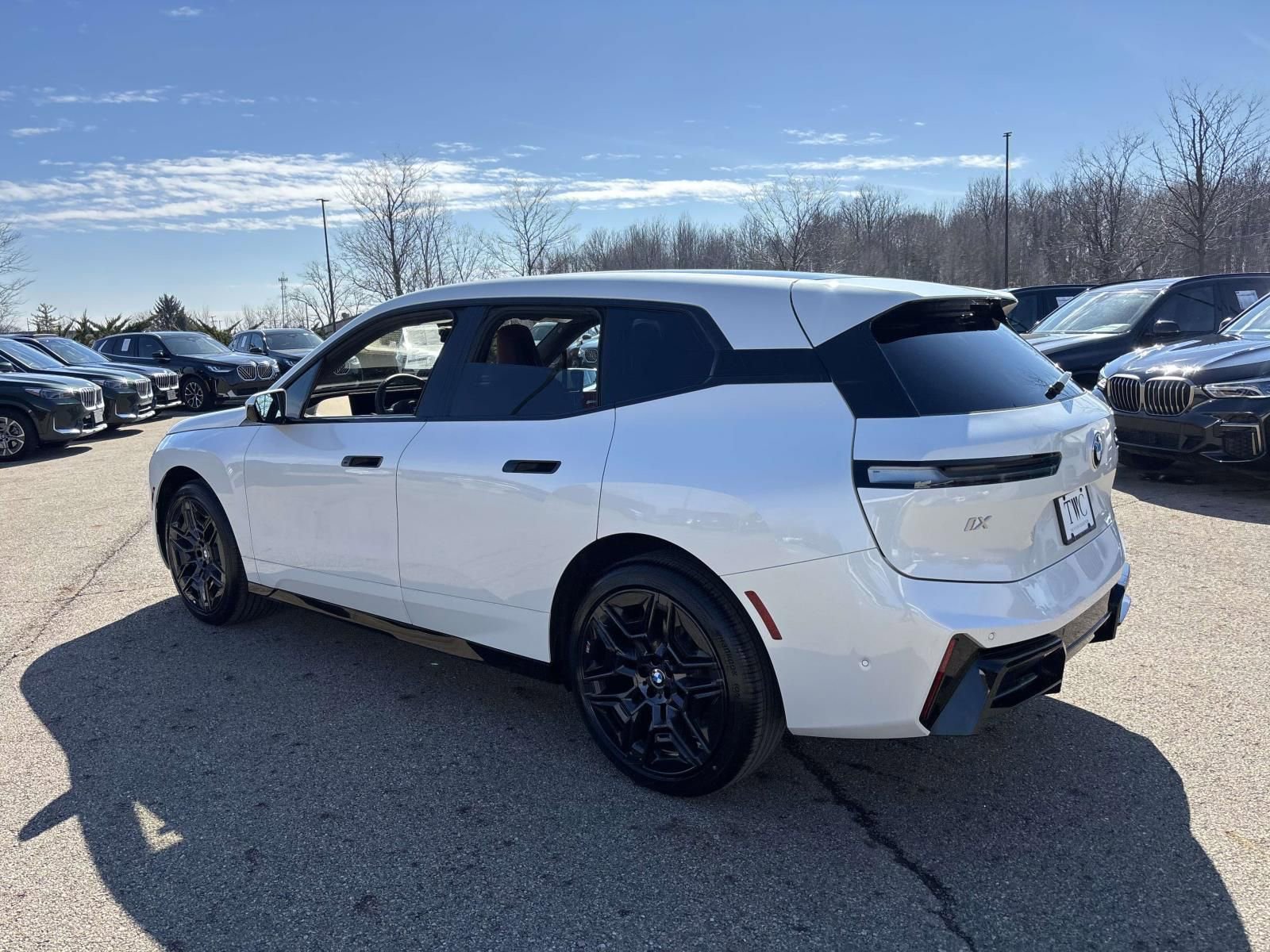 New 2026 BMW iX xDrive60 w/ M Sport Package image 5