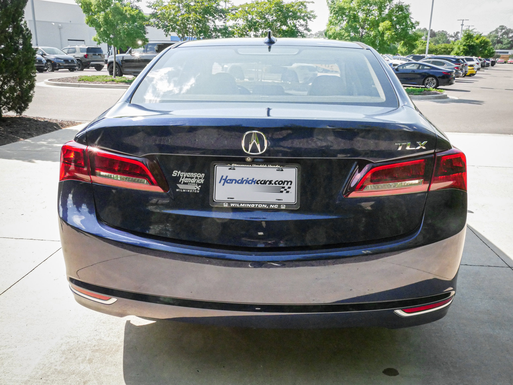 Used 2016 Acura TLX w/ Technology Package FWD image 9