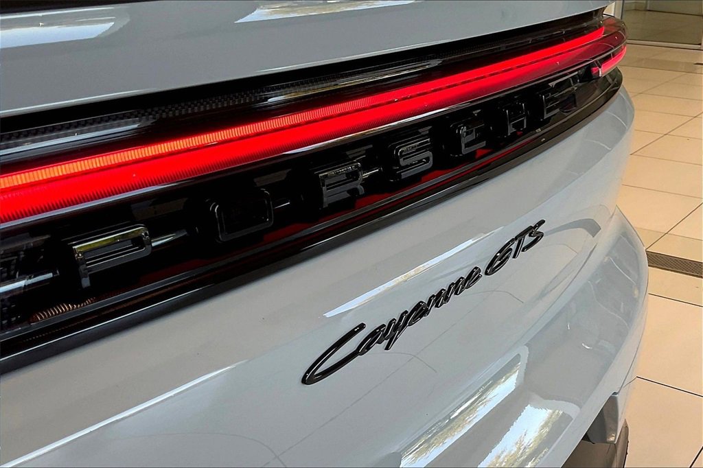 Used 2025 Porsche Cayenne GTS image 8