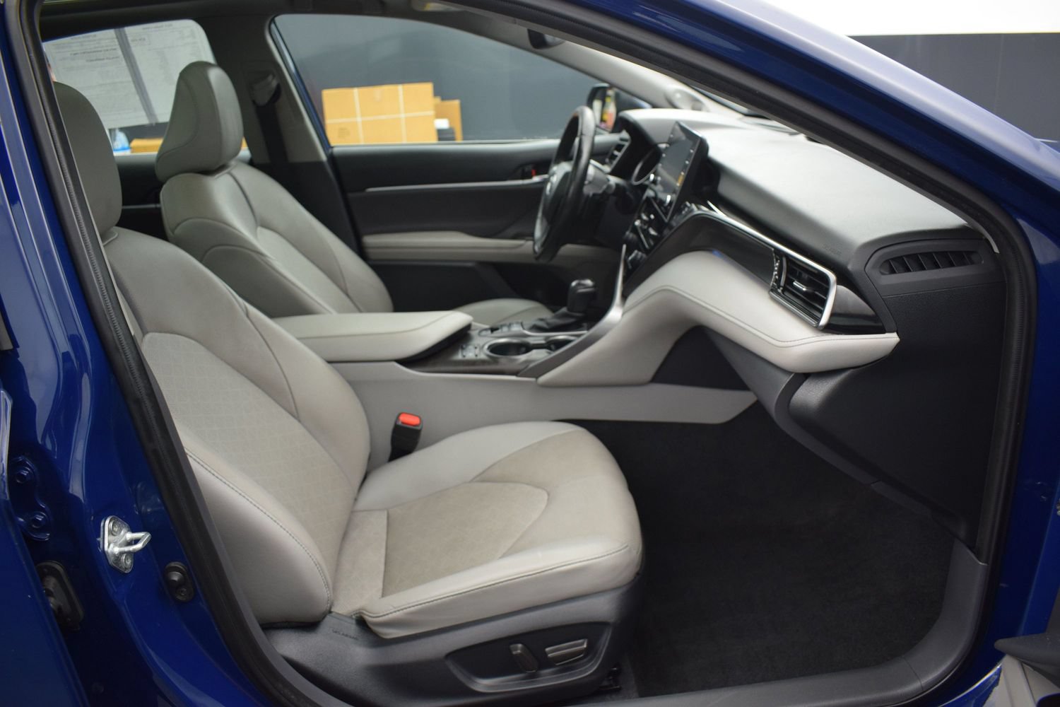 Used 2023 Toyota Camry XSE w/ Navigation Package FWD image 10