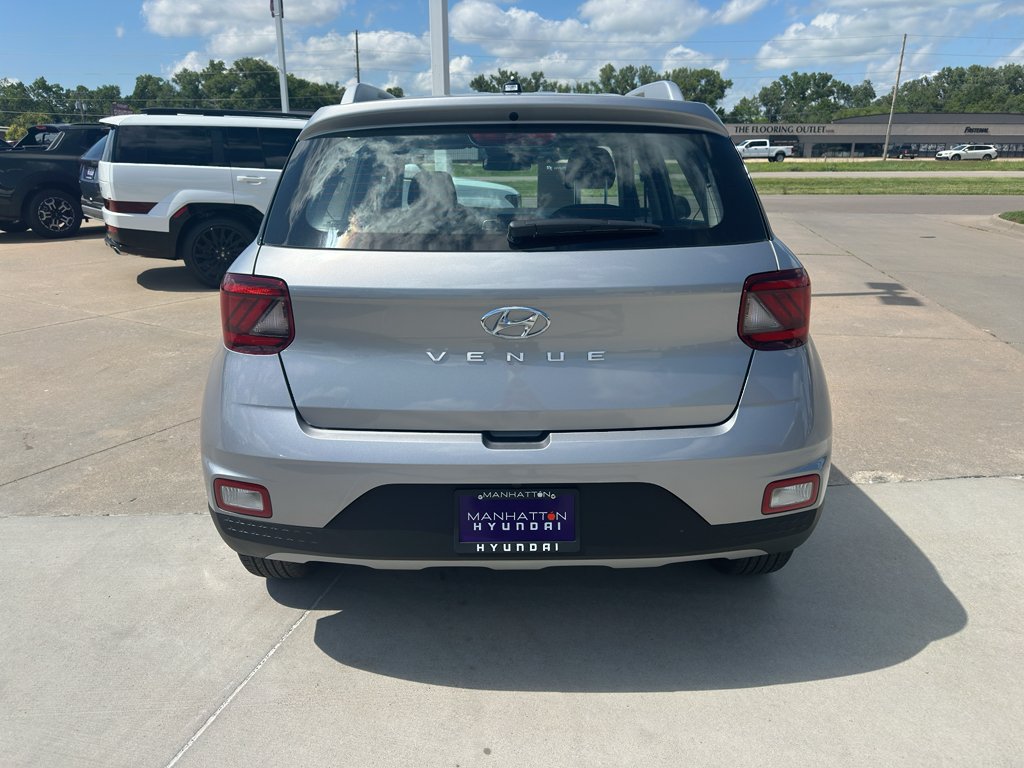 New 2026 Hyundai Venue SEL FWD image 9
