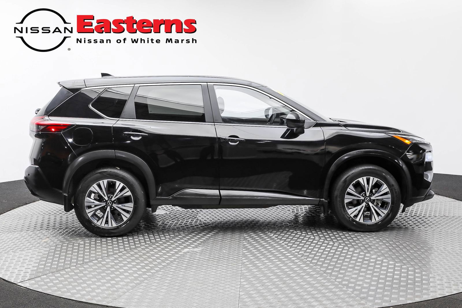 Used 2023 Nissan Rogue SV image 4