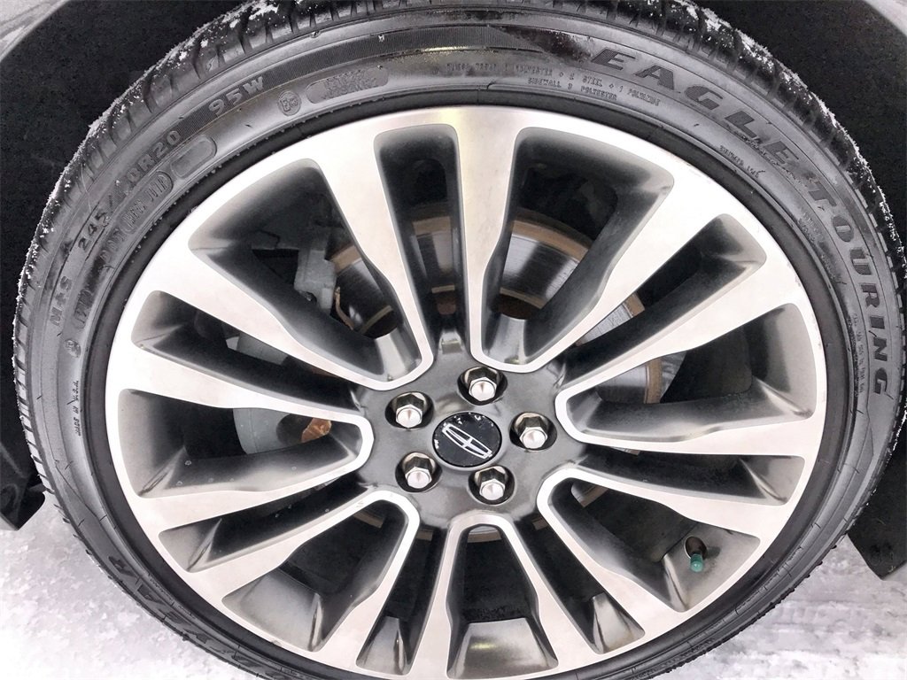 Used 2020 Lincoln Continental Standard w/ Premium Package image 10