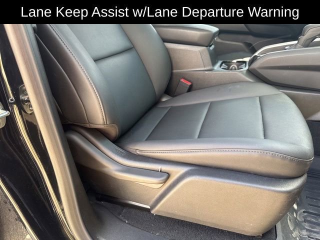 Used 2025 Chevrolet Colorado Trail Boss AWD/4WD image 17
