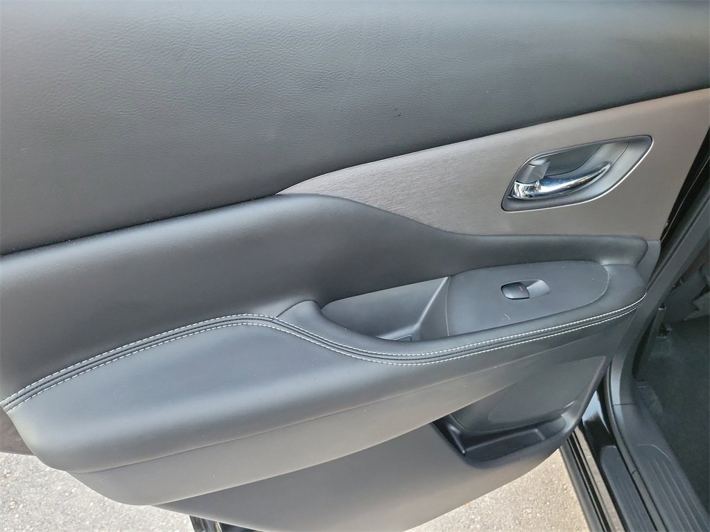 Certified 2021 Nissan Murano S image 11