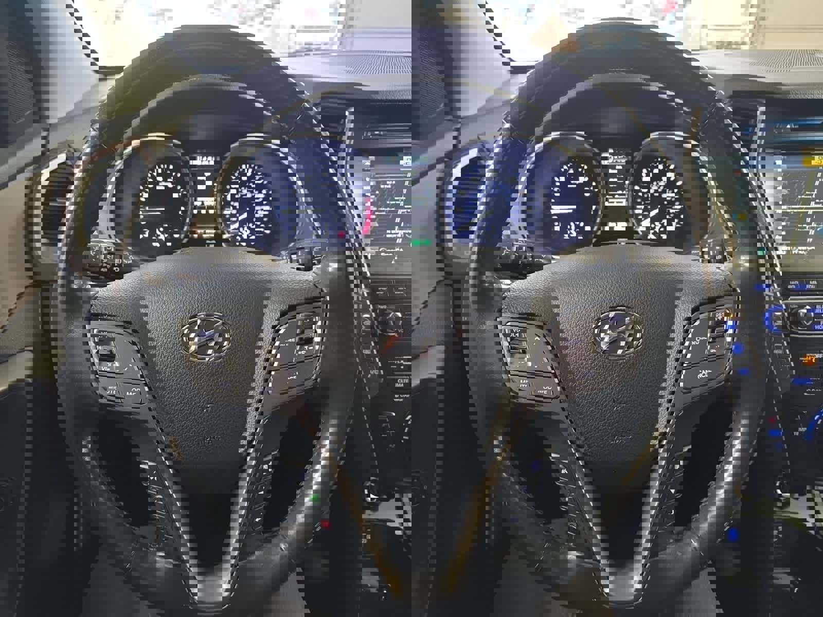 Used 2018 Hyundai Santa Fe SE image 24