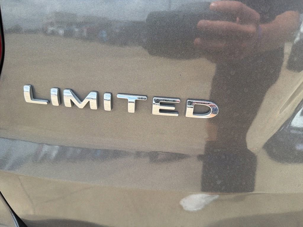 Used 2016 Ford Explorer Limited w/ Equipment Group 301A FWD image 8